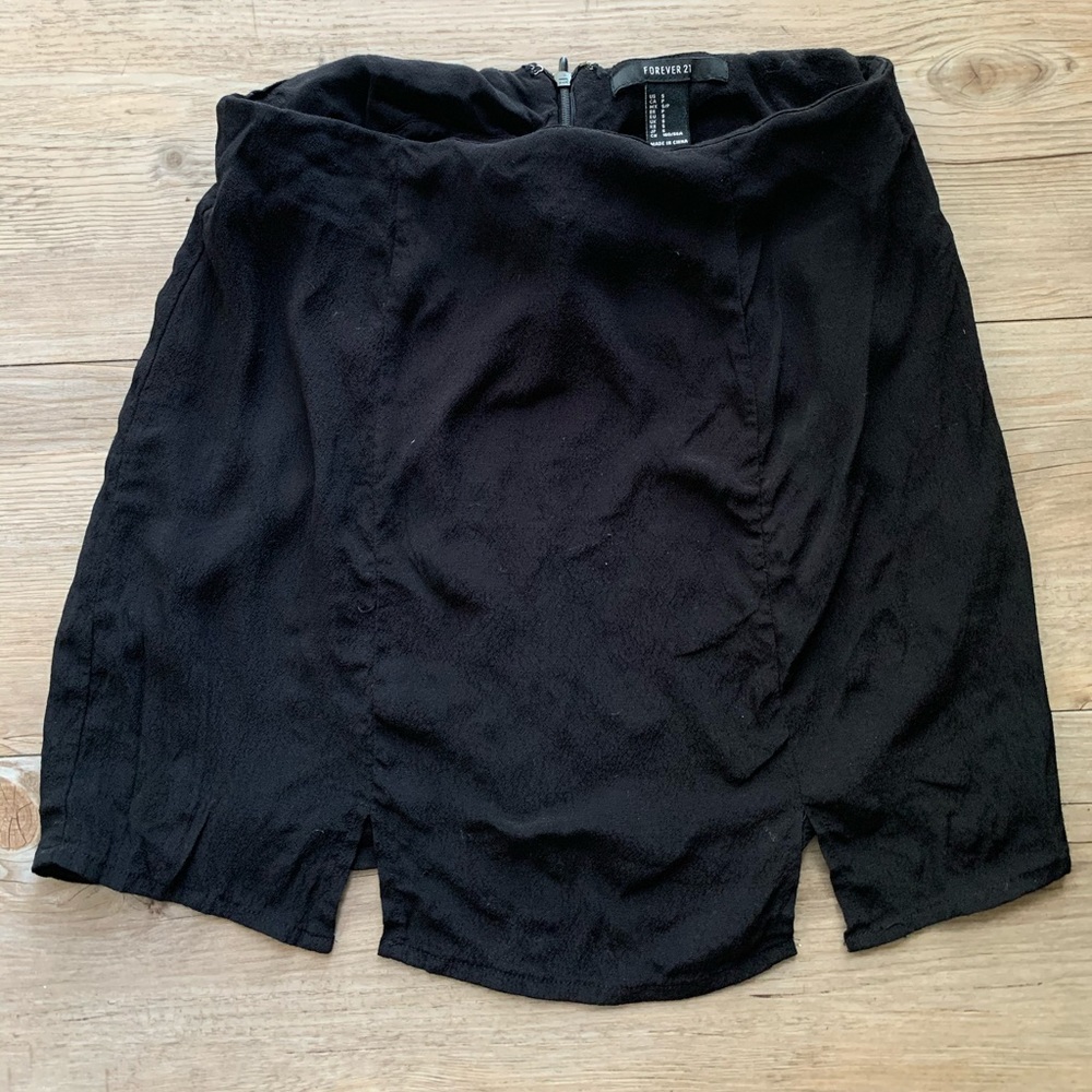 Black slit skirt